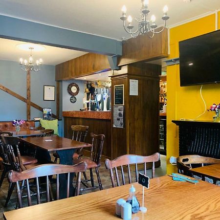 Milton Hotel Llanwern Village Newport Kültér fotó
