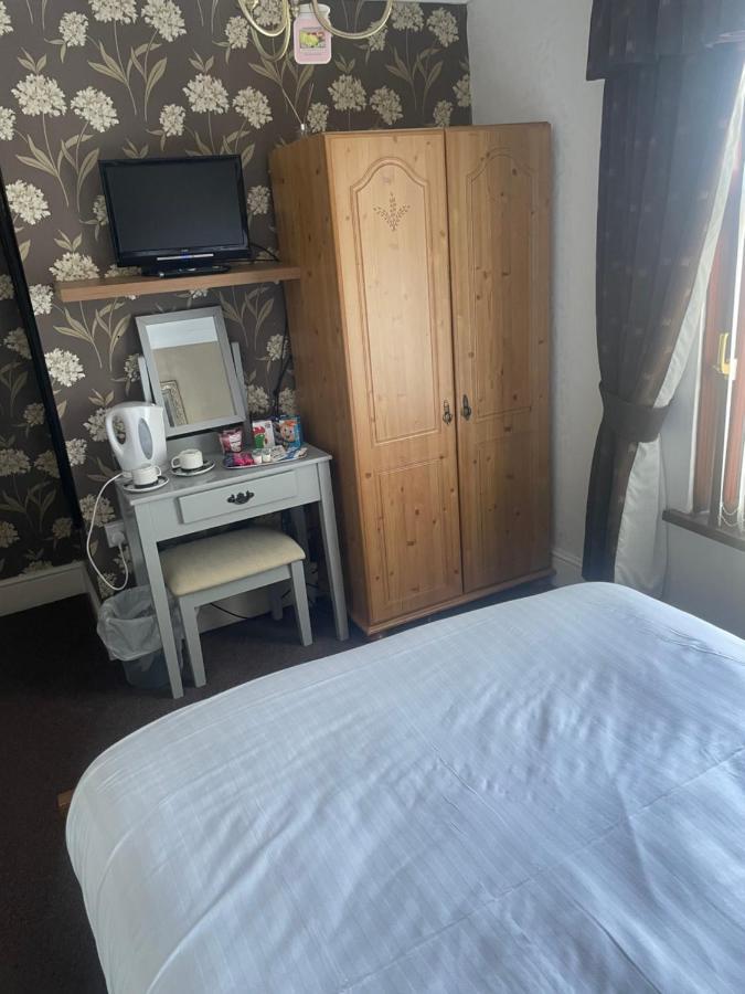 Milton Hotel Llanwern Village Newport Kültér fotó