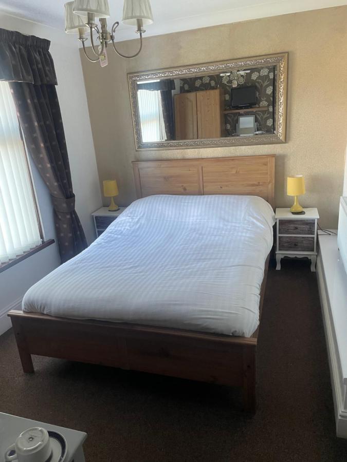 Milton Hotel Llanwern Village Newport Kültér fotó