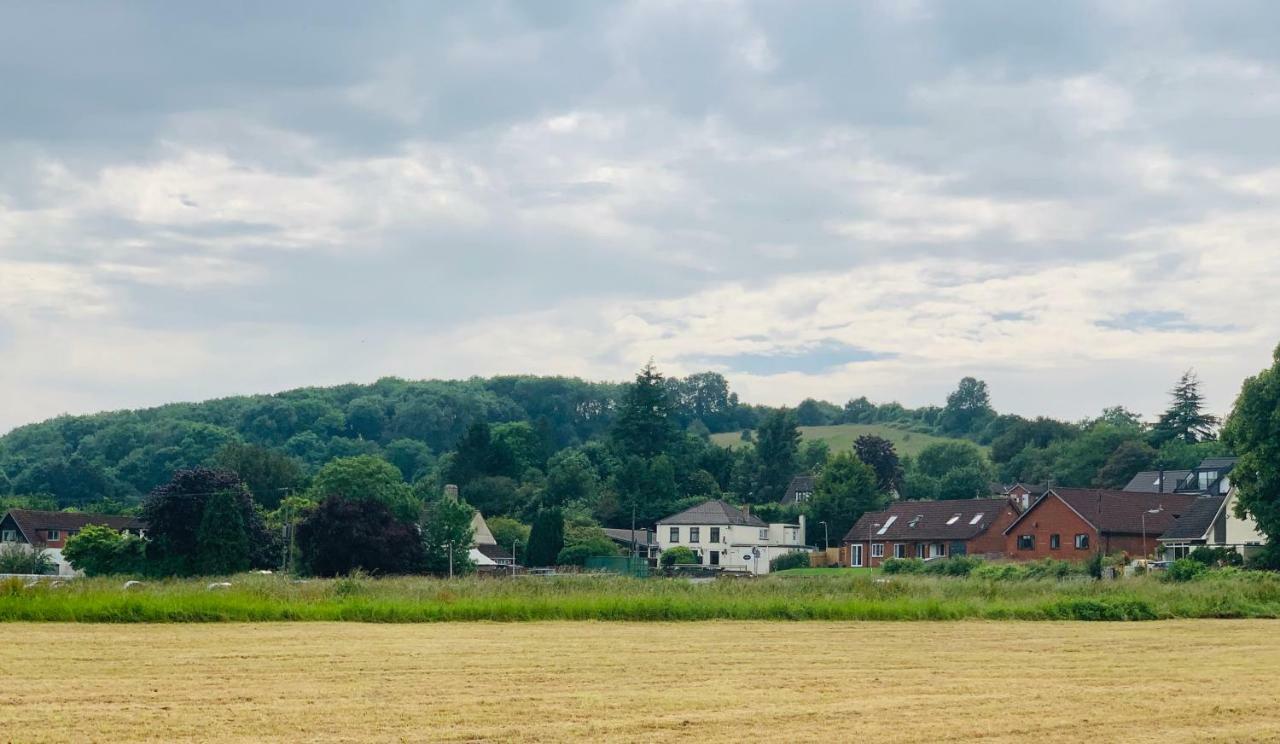 Milton Hotel Llanwern Village Newport Kültér fotó